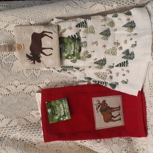 nwt St Nicholas Kitchen Towels THROUGH THE WOODS Theme 2 sets of 2
